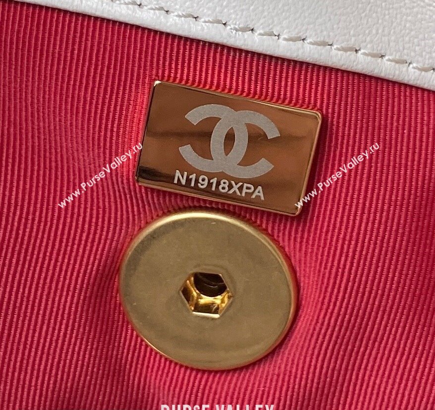 Chanel Shiny Lambskin Chanel 19 Backpack Bag AS4223 White 2024 (jiyuan-23112216)