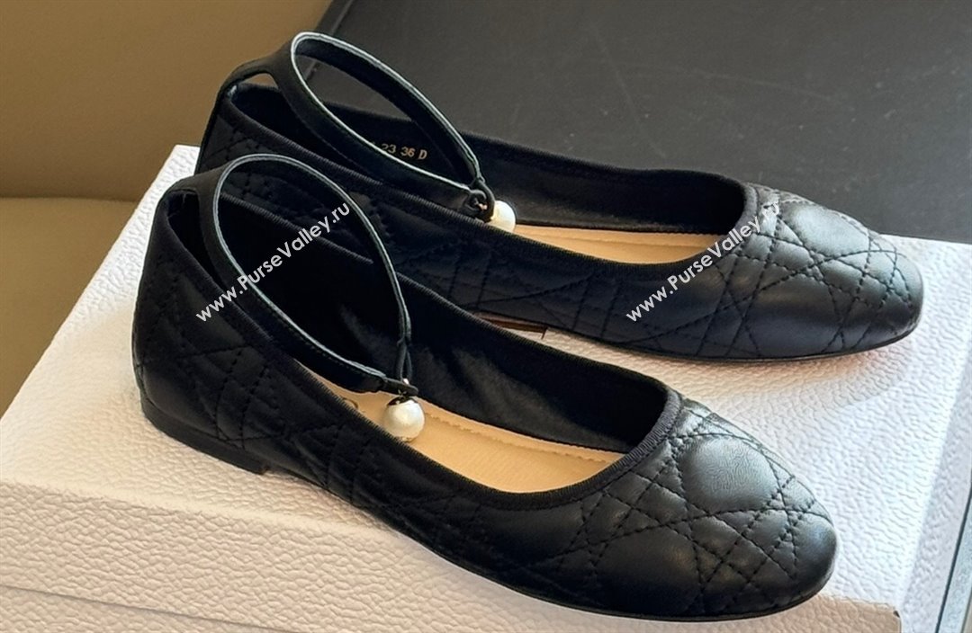 Dior Ballet Flats with Ankle strap and Pearl in Black Quilted Cannage Calfskin 2024 (kaola-23112321)