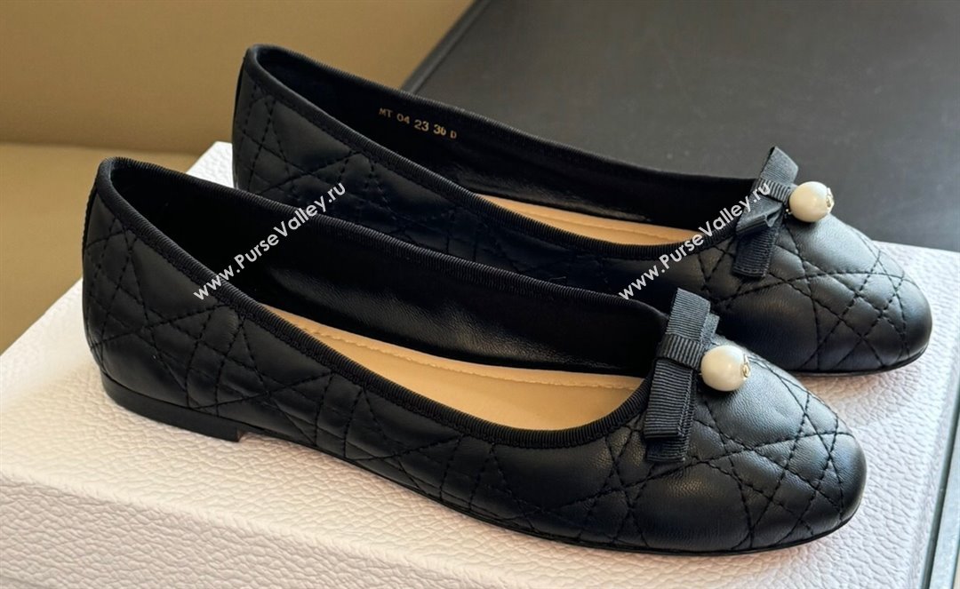 Dior Ballet Flats with Grosgrain bow and Pearl in Black Quilted Cannage Calfskin 2024 (kaola-23112323)