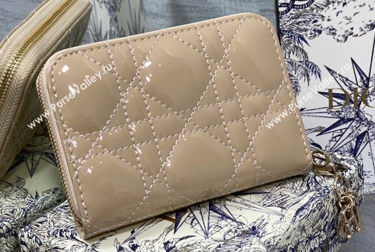 Lady Dior Voyageur Small Coin Purse in Beige Patent Cannage Calfskin 2024 (XXG-23112519)