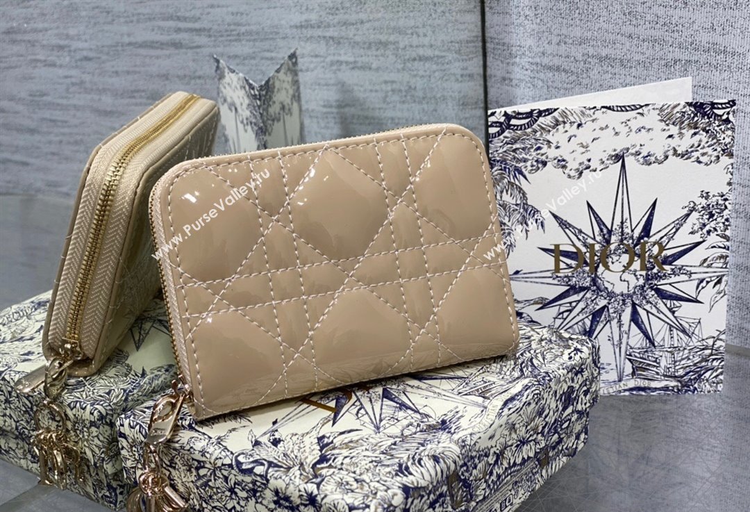 Lady Dior Voyageur Small Coin Purse in Beige Patent Cannage Calfskin 2024 (XXG-23112519)