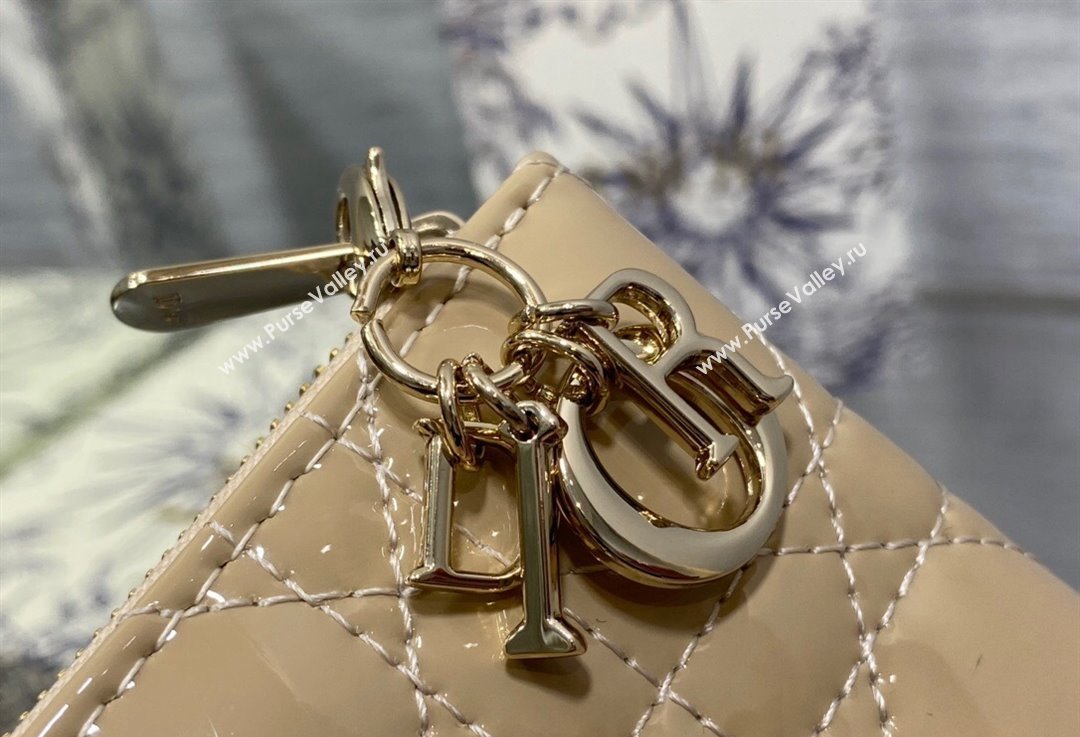 Lady Dior Voyageur Small Coin Purse in Beige Patent Cannage Calfskin 2024 (XXG-23112519)