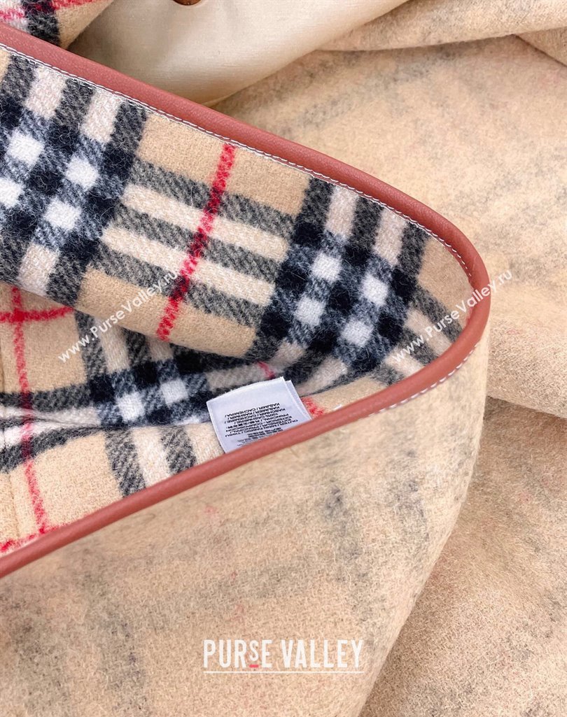 Burberry Reversible Check Wool Cape Beige Top Quality (wtz-23112721)
