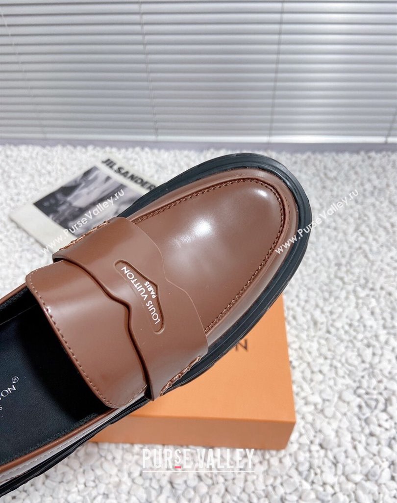 Louis Vuitton Heel 6cm LV Record Loafers in Glazed calf leather Brown 2024 (modeng-23112703)