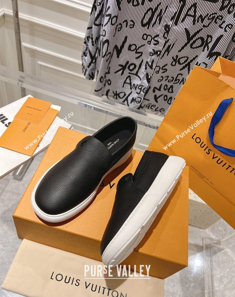 Louis Vuitton LV Pacific Mens Loafers in Grained calf leather Black 2024 (modeng-23112707)
