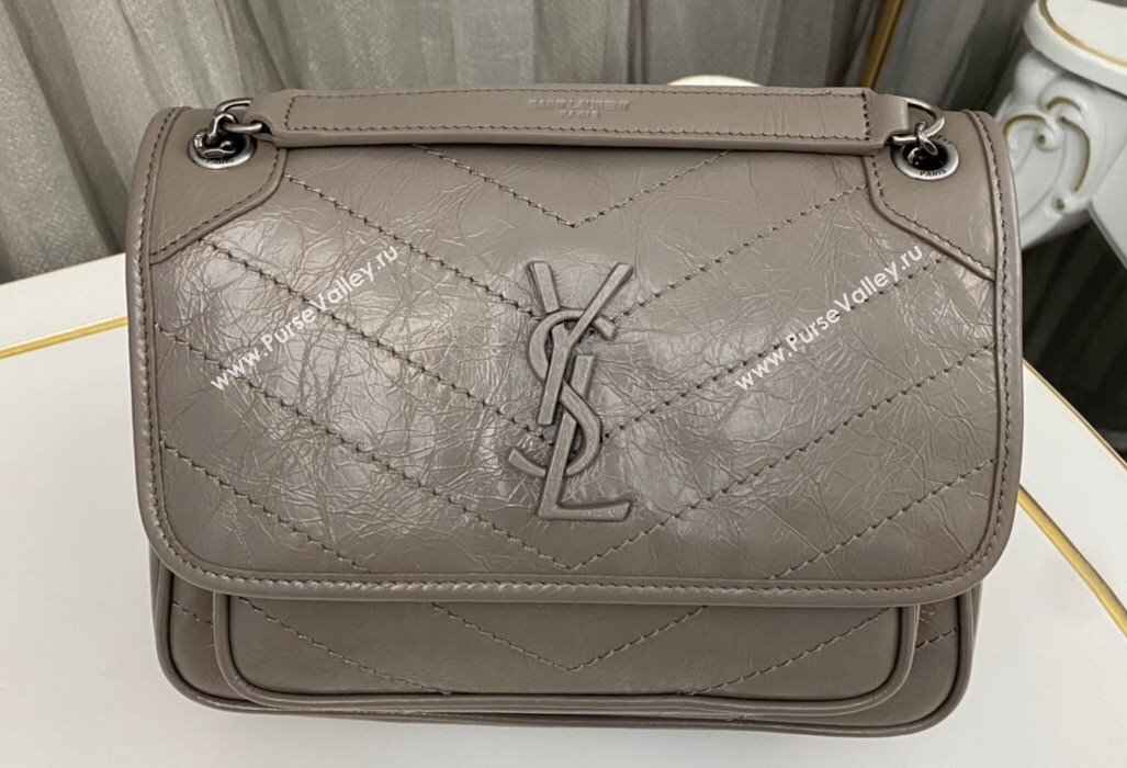 Saint Laurent Niki Baby Bag in Crinkled Vintage Leather 633160 Light Gray (nana-24011035)