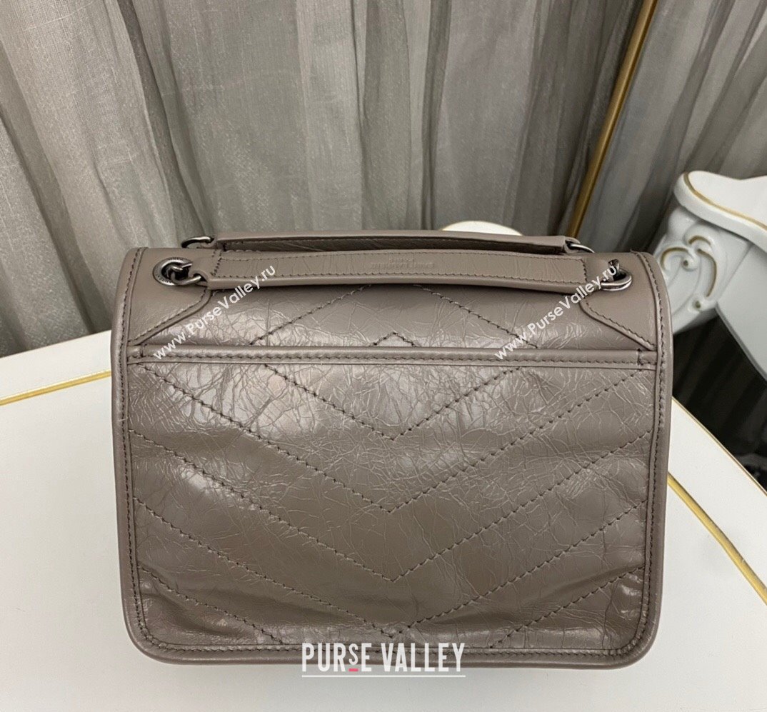 Saint Laurent Niki Baby Bag in Crinkled Vintage Leather 633160 Light Gray (nana-24011035)