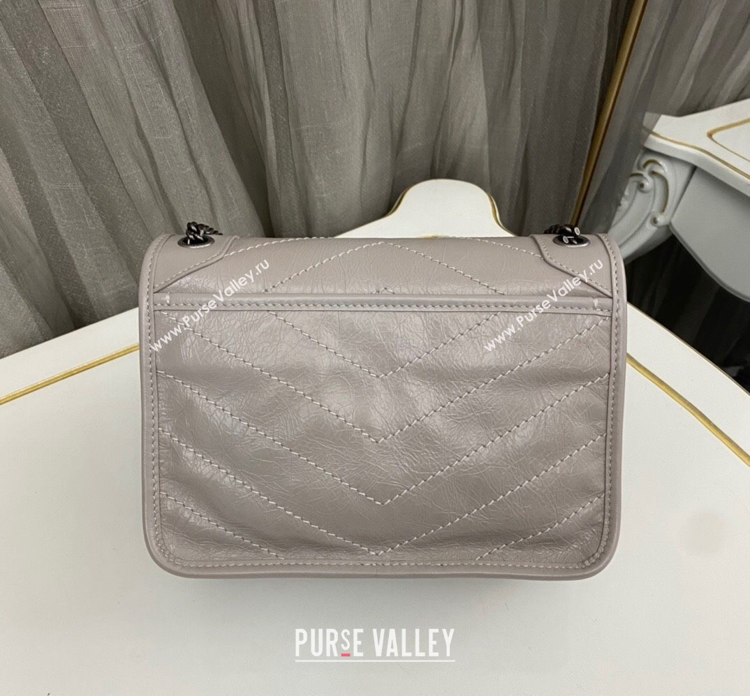 Saint Laurent Niki Baby Bag in Crinkled Vintage Leather 633160 Pale Gray (nana-24011036)