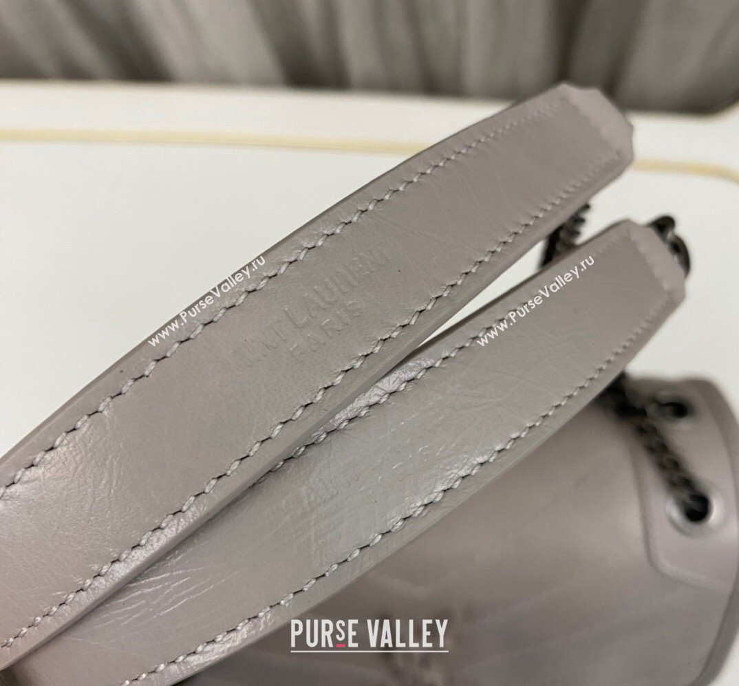 Saint Laurent Niki Baby Bag in Crinkled Vintage Leather 633160 Pale Gray (nana-24011036)