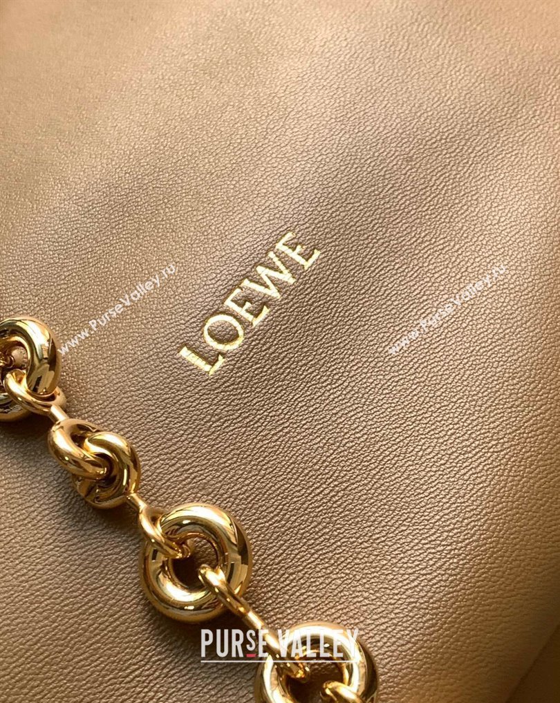 Loewe Medium Squeeze bag in nappa lambskin Apricot (xinyidai-23120404)