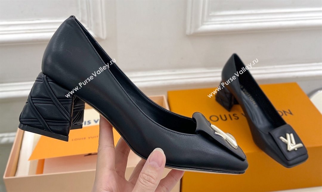 Louis Vuitton quilted Malletage pattern Heel 5.5cm Shake Pumps in Calfskin Black 2024 (modeng-23120721)