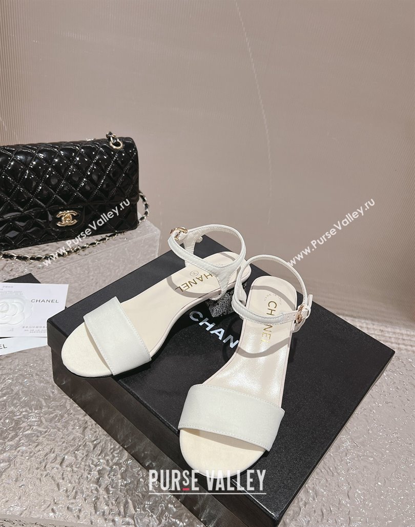 Chanel Heel 5cm Grosgrain Strass Sandals G45365 White 2024 (modeng-23120617)