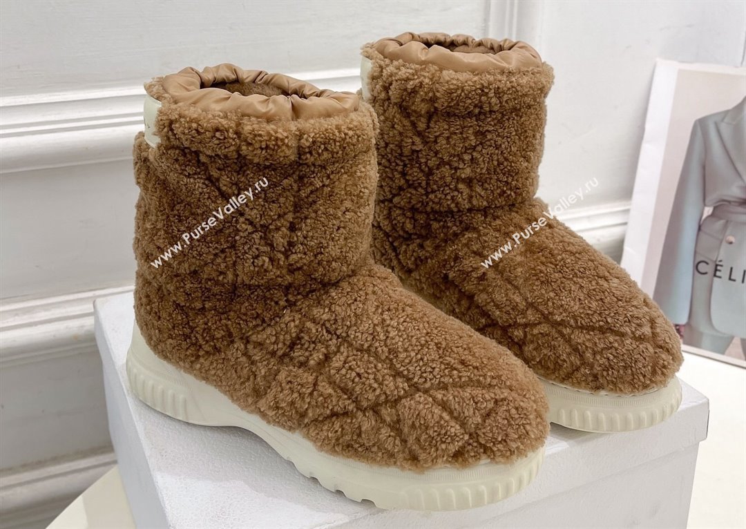 Dior Frost Ankle Boots in Brown Shearling Embroidered with Cannage Motif 2024 (modeng-23120843)