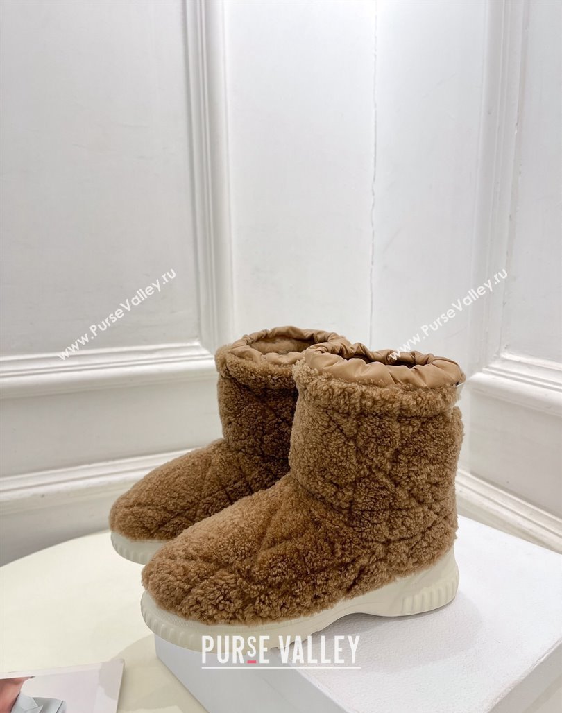 Dior Frost Ankle Boots in Brown Shearling Embroidered with Cannage Motif 2024 (modeng-23120843)