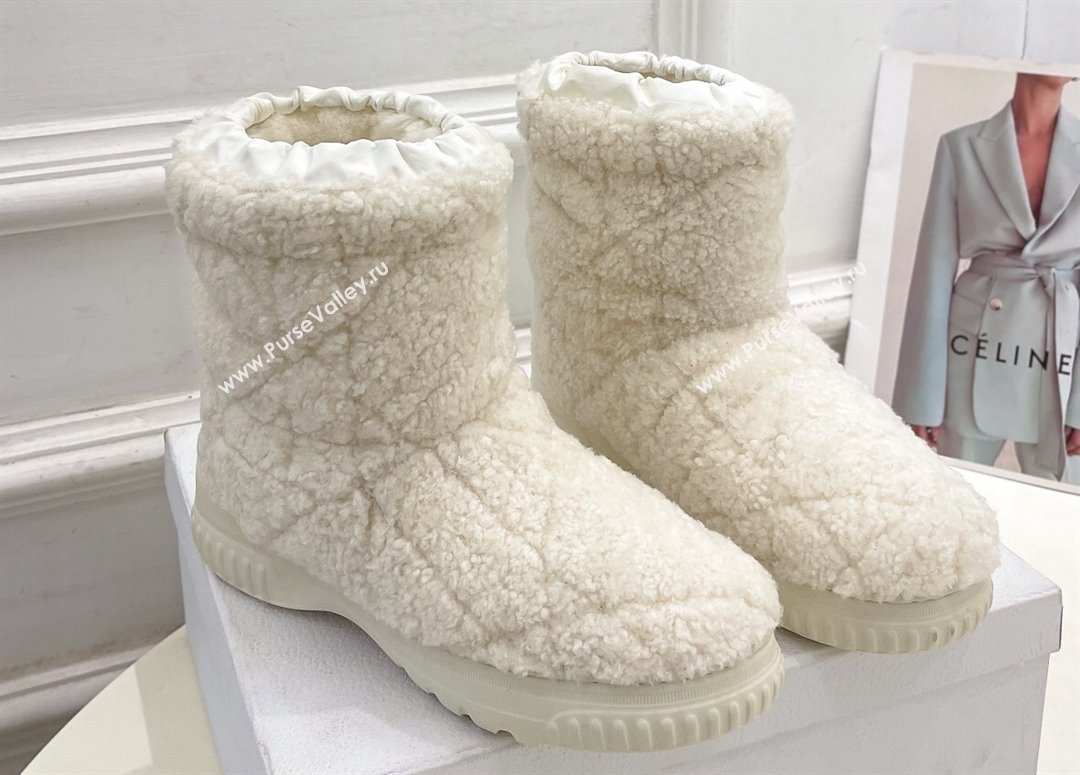 Dior Frost Ankle Boots in White Shearling Embroidered with Cannage Motif 2024 (modeng-23120842)