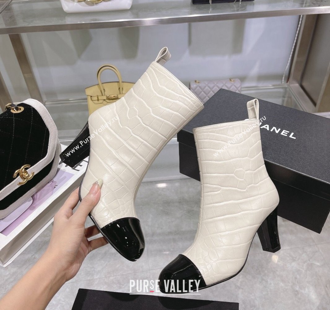 Chanel Heel 7.5cm Croco Pattern and Patent Calfskin Ankle Boots White/Black 2024 (modeng-23120609)