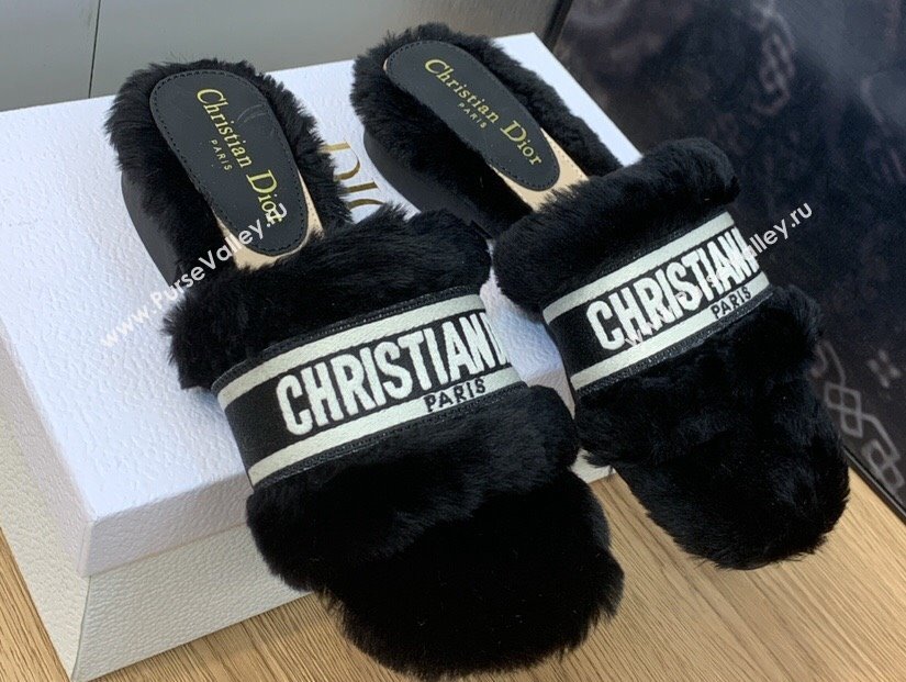 Dior Dway Flat Slide Sandals in Black Shearling Fur and Embroidered Canvas 2024 (jincheng-23120803)