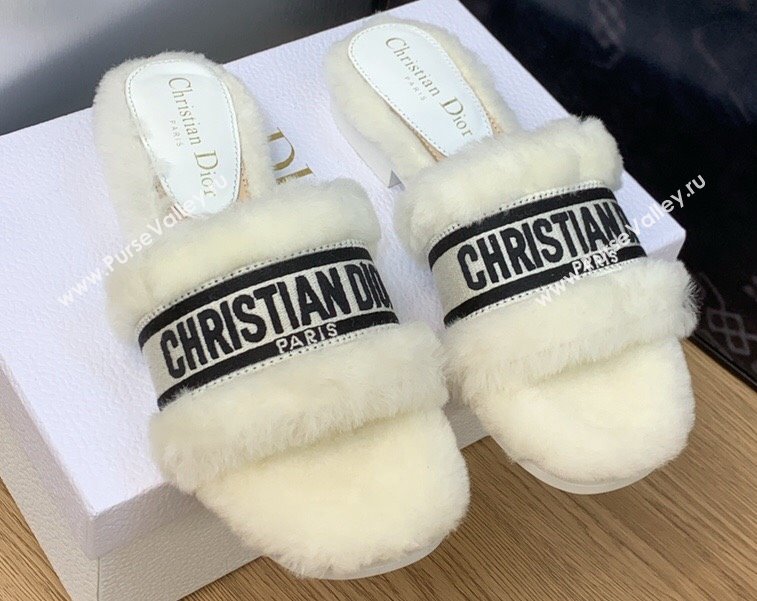 Dior Dway Flat Slide Sandals in White Shearling Fur and Embroidered Canvas 2024 (jincheng-23120806)