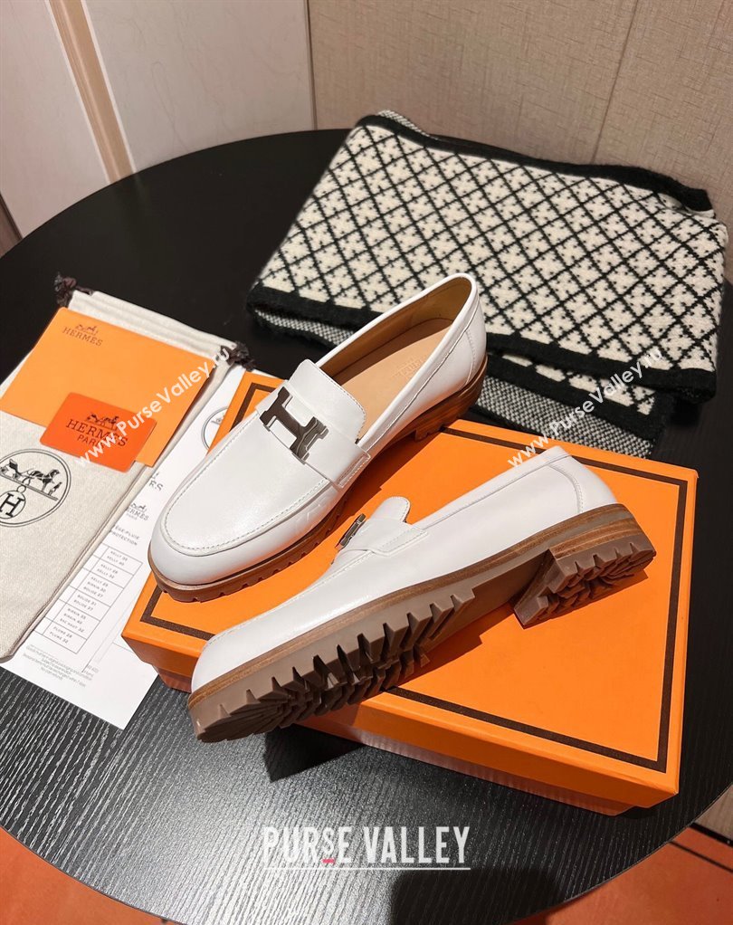 Hermes Faubourg loafer in calfskin White with signature H detail (modeng-23121211)