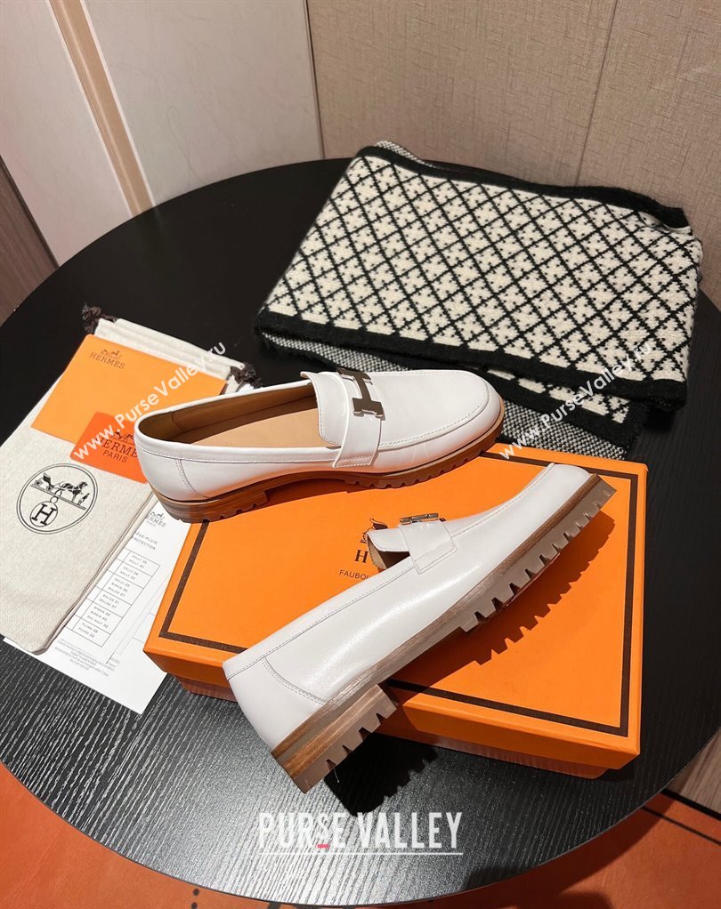 Hermes Faubourg loafer in calfskin White with signature H detail (modeng-23121211)