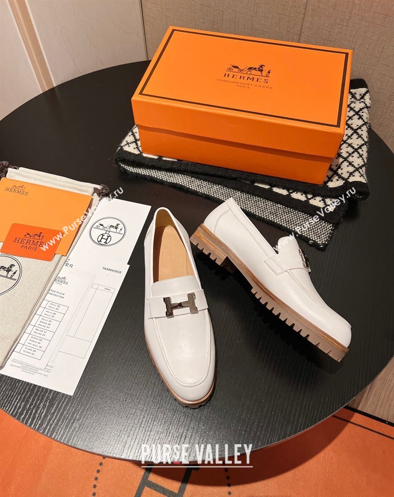 Hermes Faubourg loafer in calfskin White with signature H detail (modeng-23121211)