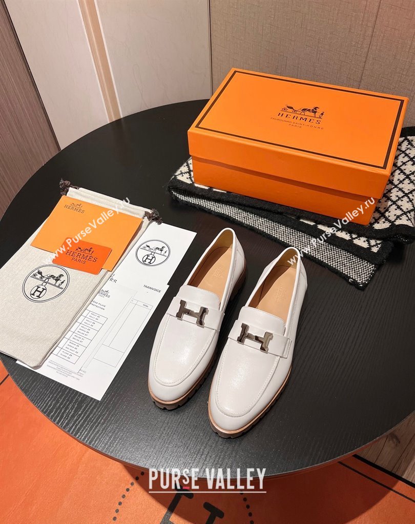 Hermes Faubourg loafer in calfskin White with signature H detail (modeng-23121211)