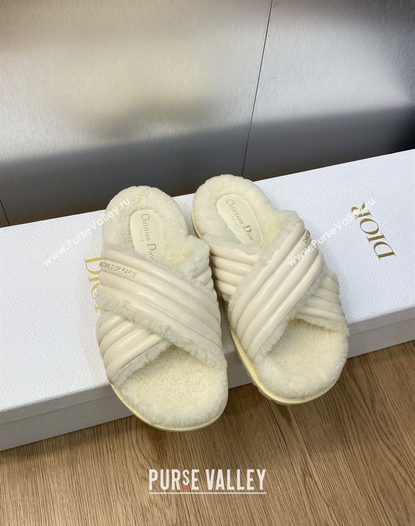 Dior D-Cross Slides in Beige Lambskin and White Shearling 2024 (modeng-23120897)