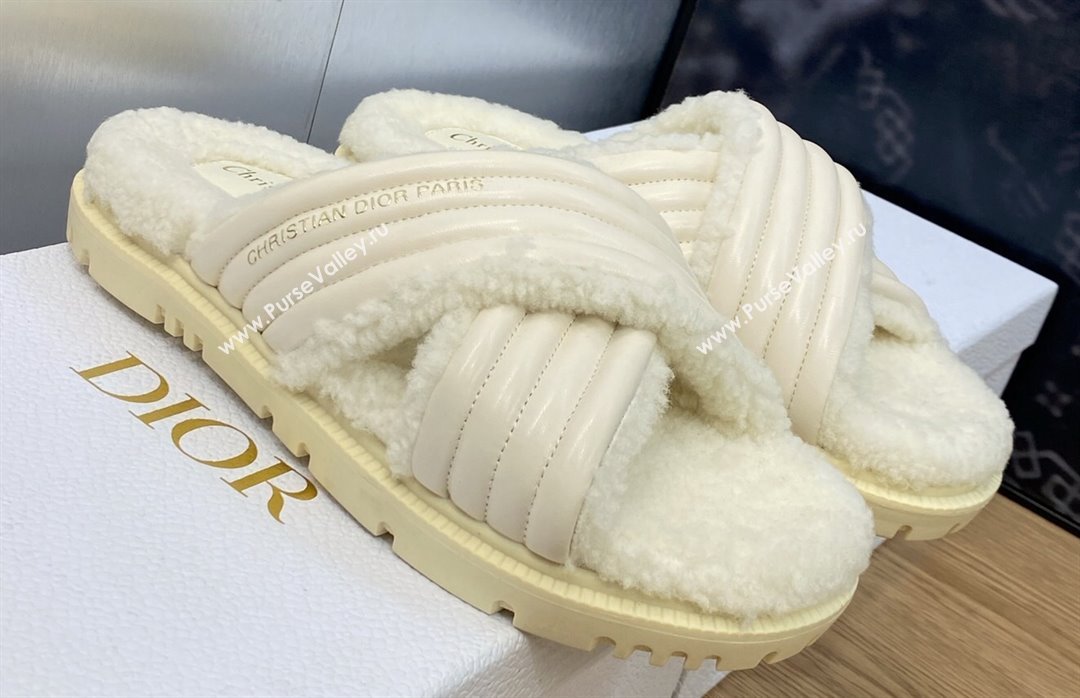 Dior D-Cross Slides in Beige Lambskin and White Shearling 2024 (modeng-23120897)