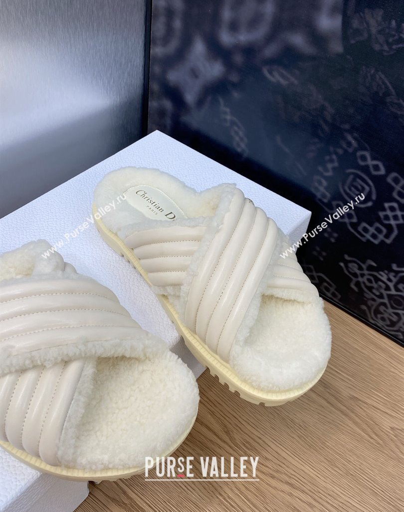 Dior D-Cross Slides in Beige Lambskin and White Shearling 2024 (modeng-23120897)