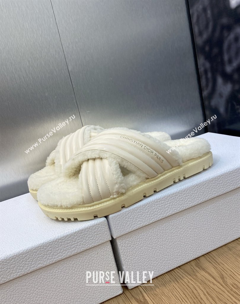 Dior D-Cross Slides in Beige Lambskin and White Shearling 2024 (modeng-23120897)