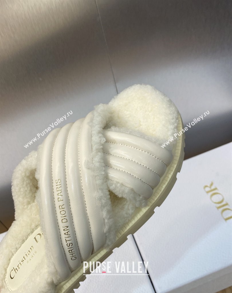 Dior D-Cross Slides in Beige Lambskin and White Shearling 2024 (modeng-23120897)