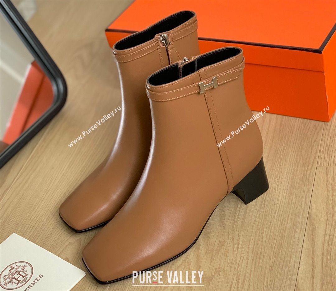 Hermes Hommage ankle boots in calfskin Brown (modeng-23120952)