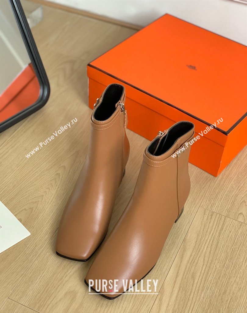 Hermes Hommage ankle boots in calfskin Brown (modeng-23120952)