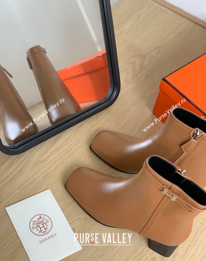 Hermes Hommage ankle boots in calfskin Brown (modeng-23120952)