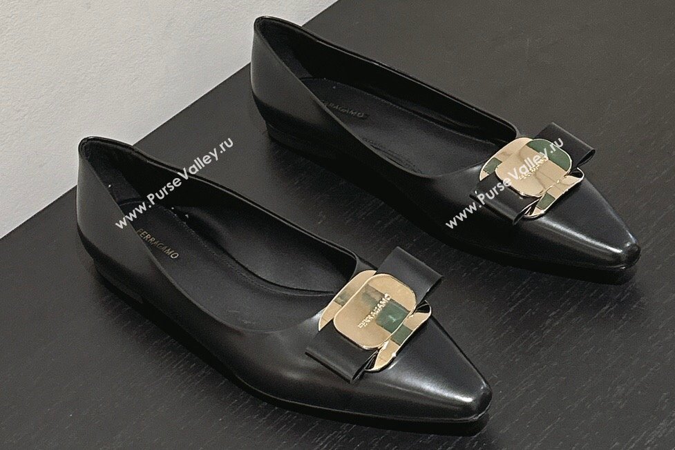 Ferragamo New Vara plate ballet flats in nappa Black 2024 (SS-23121336)