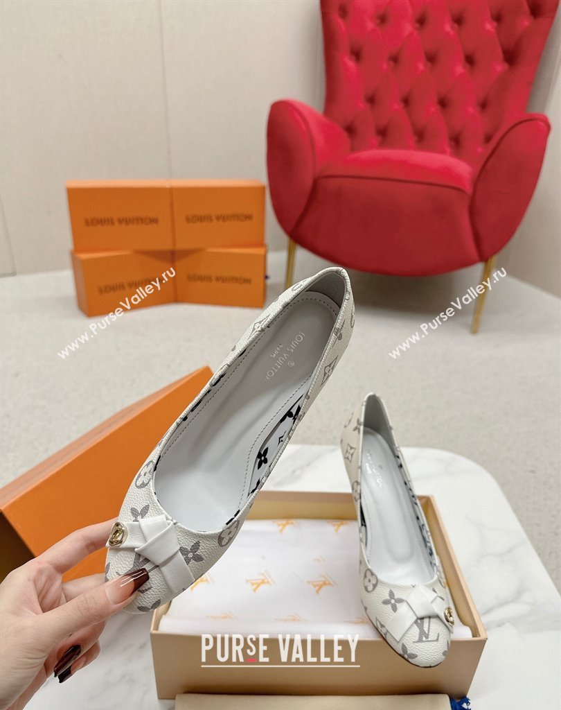 Louis Vuitton Stiletto Heel Pumps in Monogram Canvas White with Bow Knot (SS-23121413)