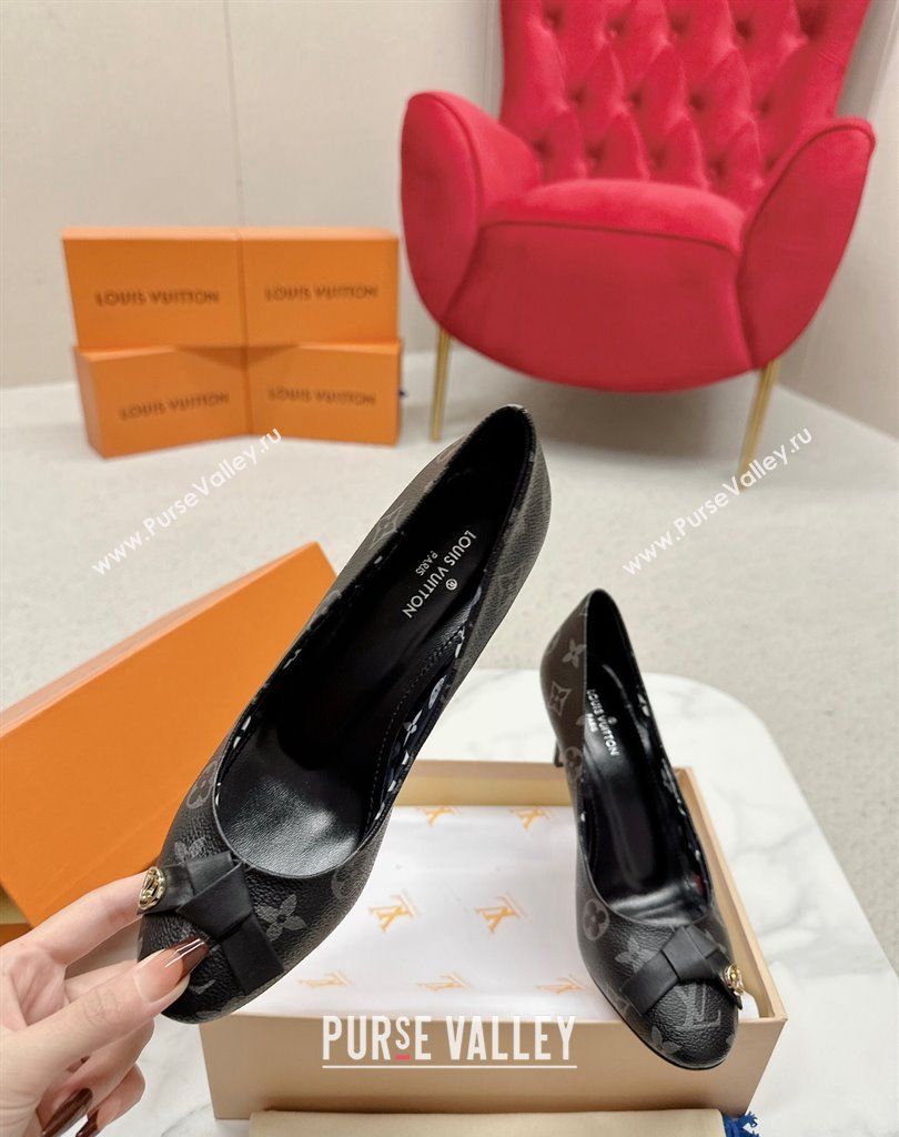 Louis Vuitton Stiletto Heel Pumps in Monogram Canvas Black with Bow Knot (SS-23121412)