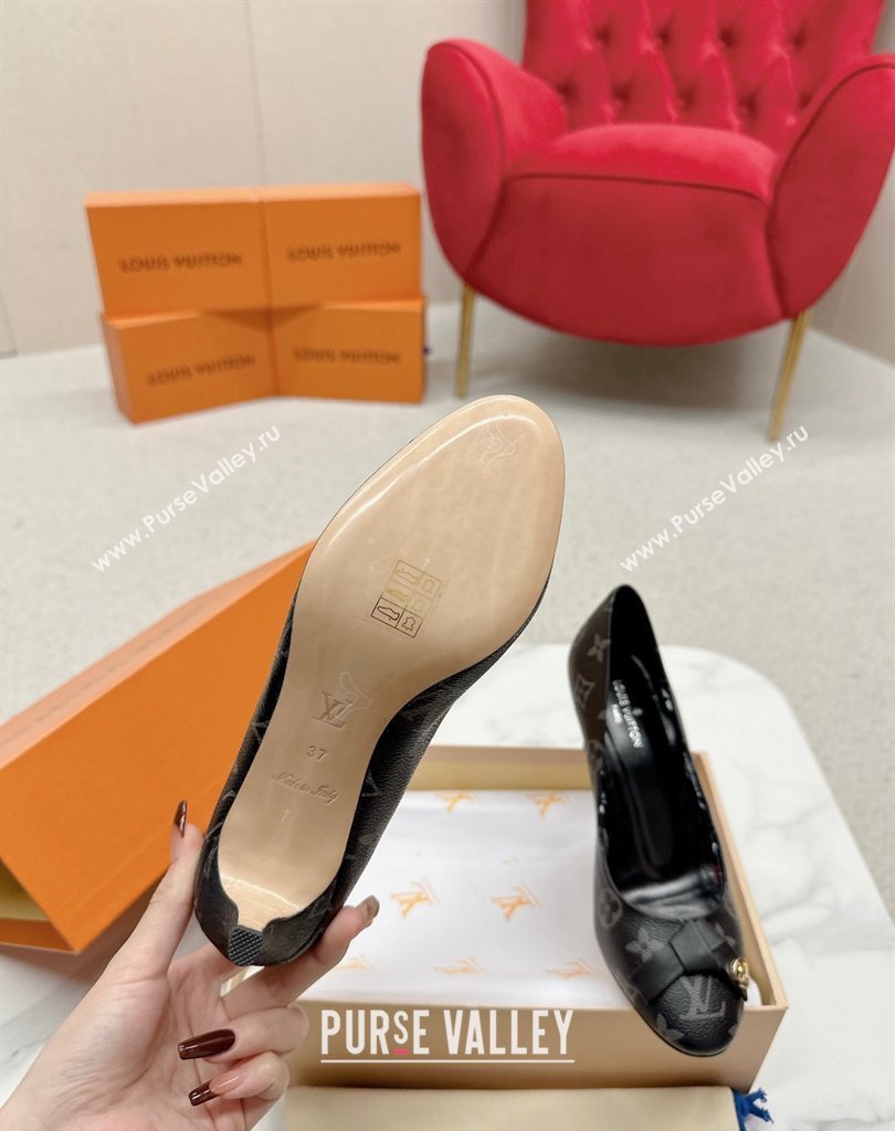 Louis Vuitton Stiletto Heel Pumps in Monogram Canvas Black with Bow Knot (SS-23121412)
