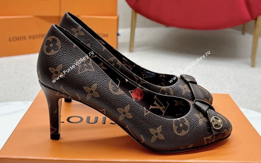 Louis Vuitton Stiletto Heel Pumps in Monogram Canvas Coffee with Bow Knot (SS-23121414)