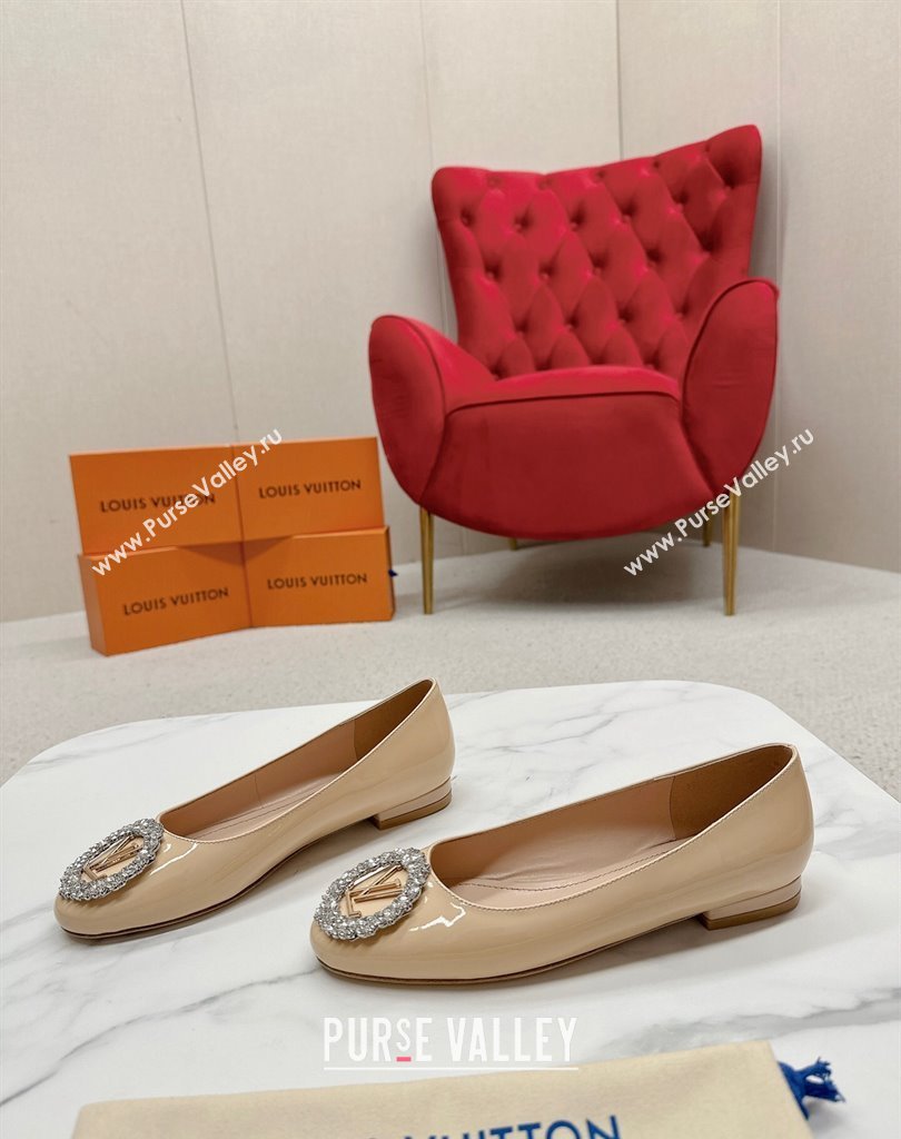 Louis Vuitton Patent Leather Madeleine Flat Ballerinas Nude with Crystal LV Circle (SS-23121473)