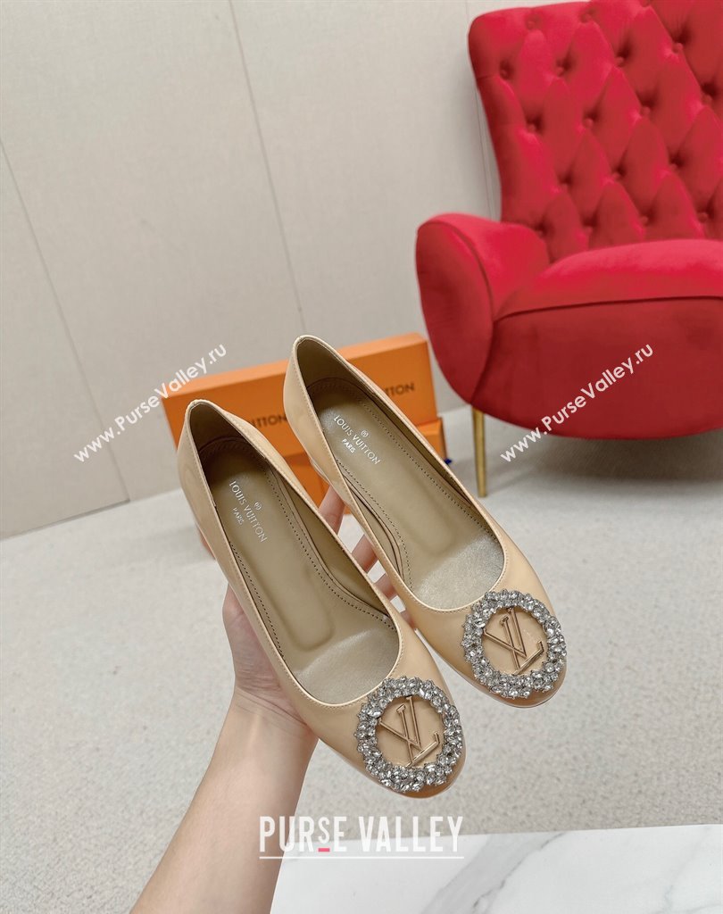 Louis Vuitton Patent Leather Madeleine Pumps Nude with Crystal LV Circle (SS-23121467)