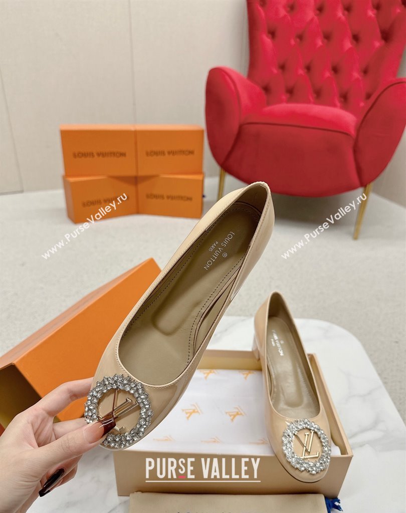Louis Vuitton Patent Leather Madeleine Pumps Nude with Crystal LV Circle (SS-23121467)