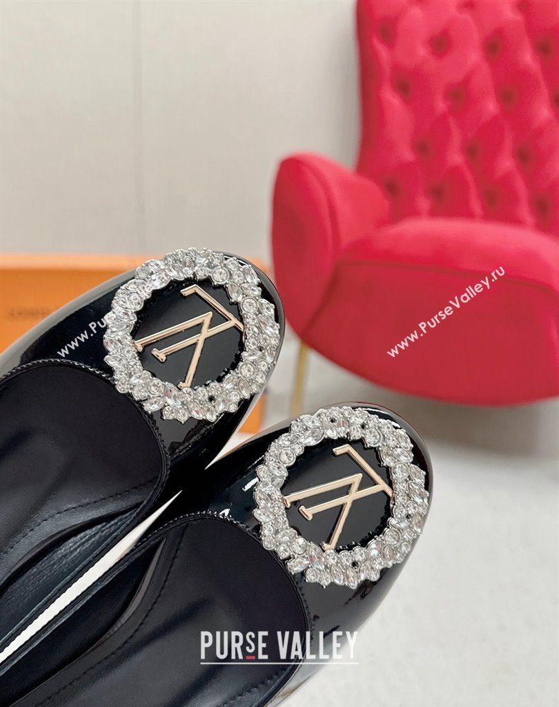 Louis Vuitton Patent Leather Madeleine Pumps Black with Crystal LV Circle (SS-23121463)