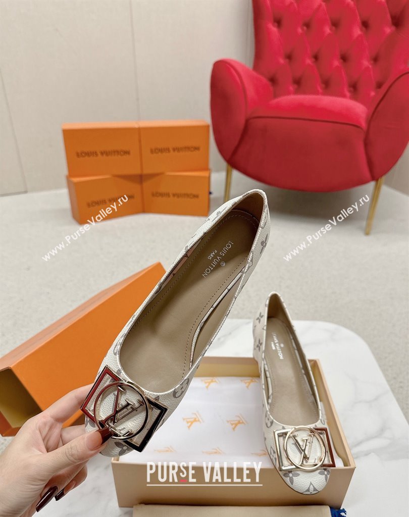 Louis Vuitton Monogram Canvas Madeleine Pumps White with Dauphine LV Initials (SS-23121444)