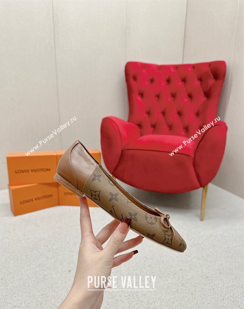 Louis Vuitton Monogram Canvas and Leather Flat Ballerinas with Bow Brown (SS-23121438)