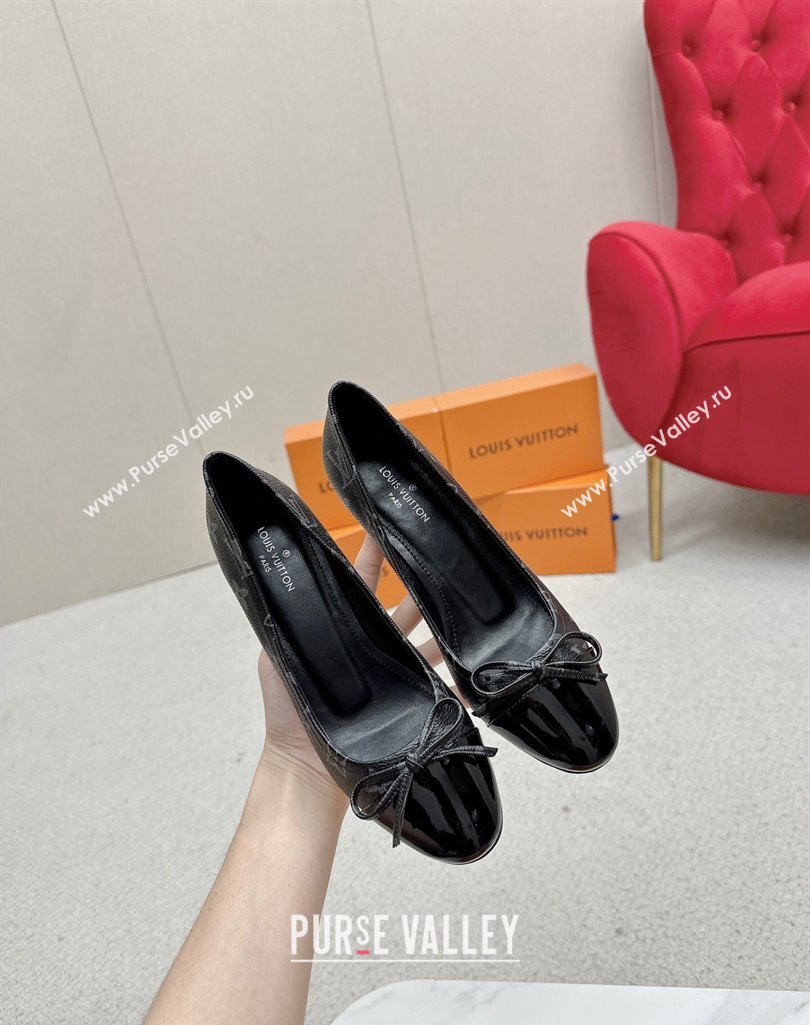 Louis Vuitton Monogram Canvas Black and Patent Leather Stiletto Heel Pumps with Bow (SS-23121429)