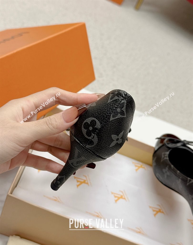 Louis Vuitton Monogram Canvas Black and Patent Leather Stiletto Heel Pumps with Bow (SS-23121429)