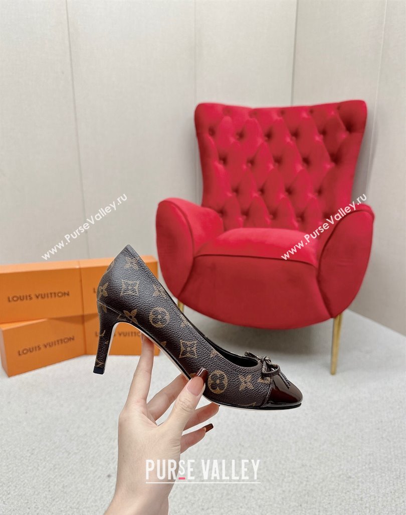 Louis Vuitton Monogram Canvas Coffee and Patent Leather Stiletto Heel Pumps with Bow (SS-23121432)