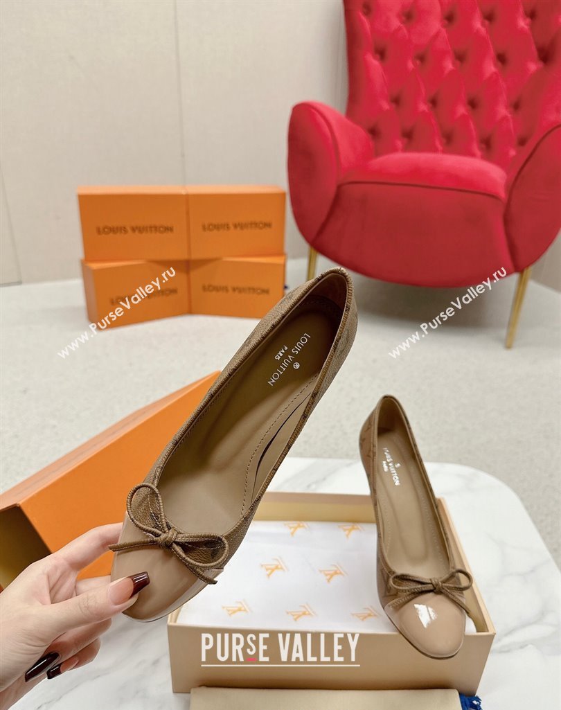 Louis Vuitton Monogram Canvas Brown and Nude Patent Leather Stiletto Heel Pumps with Bow (SS-23121434)
