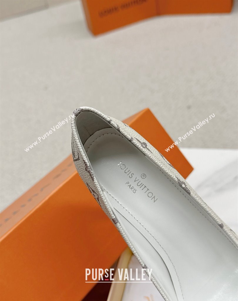 Louis Vuitton Monogram Canvas White and Patent Leather Stiletto Heel Pumps with Bow (SS-23121430)
